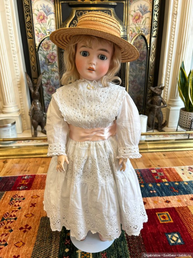 Потрясающая загадочная немецкая девочка