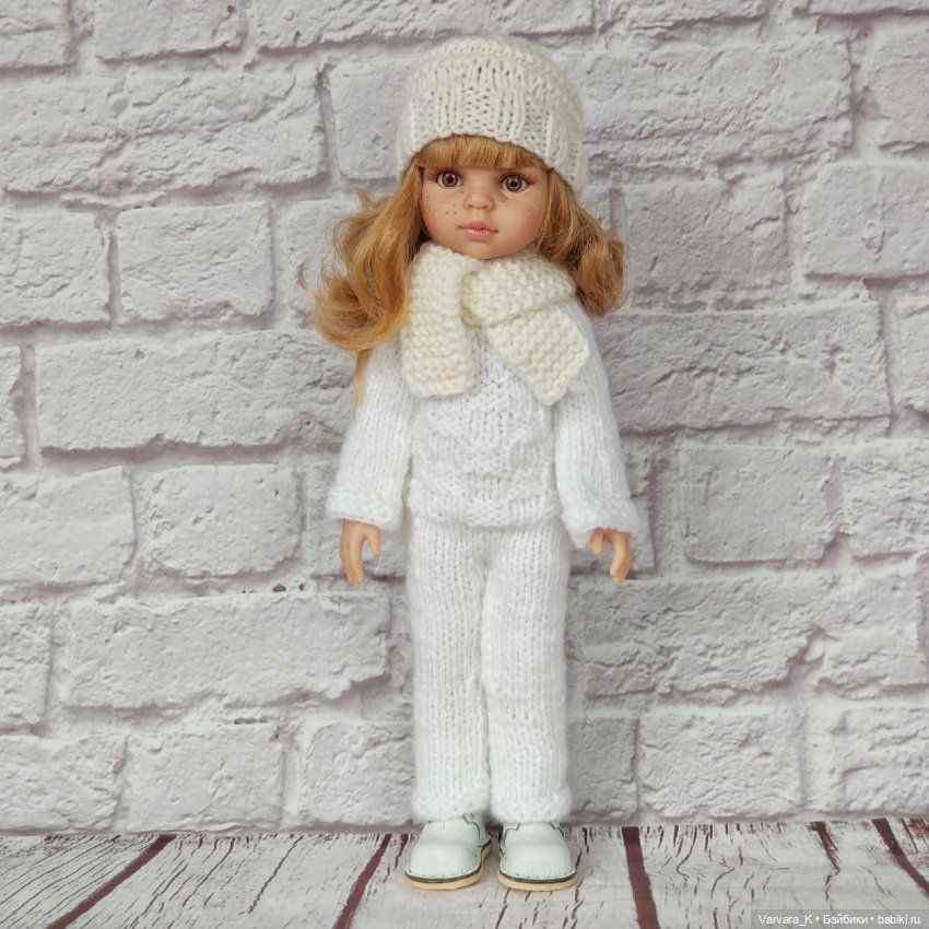 Paola Reina Даша с челкой, в белом комплекте, 32 см