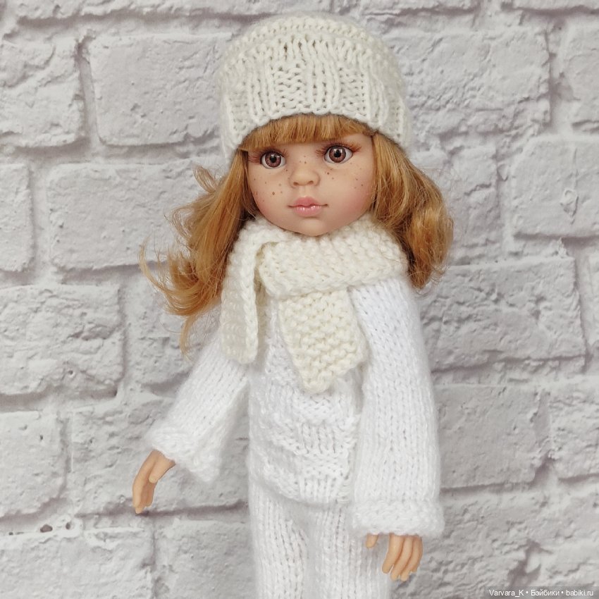 Paola Reina Даша с челкой, в белом комплекте, 32 см (фото 4)