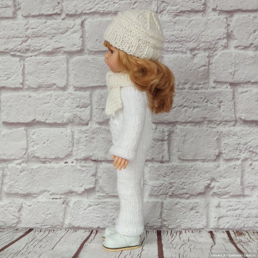 Paola Reina Даша с челкой, в белом комплекте, 32 см (фото 3)