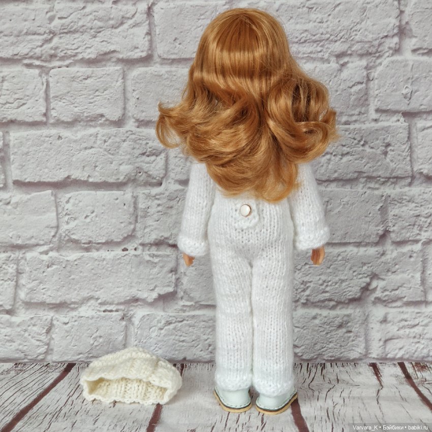 Paola Reina Даша с челкой, в белом комплекте, 32 см (фото 10)