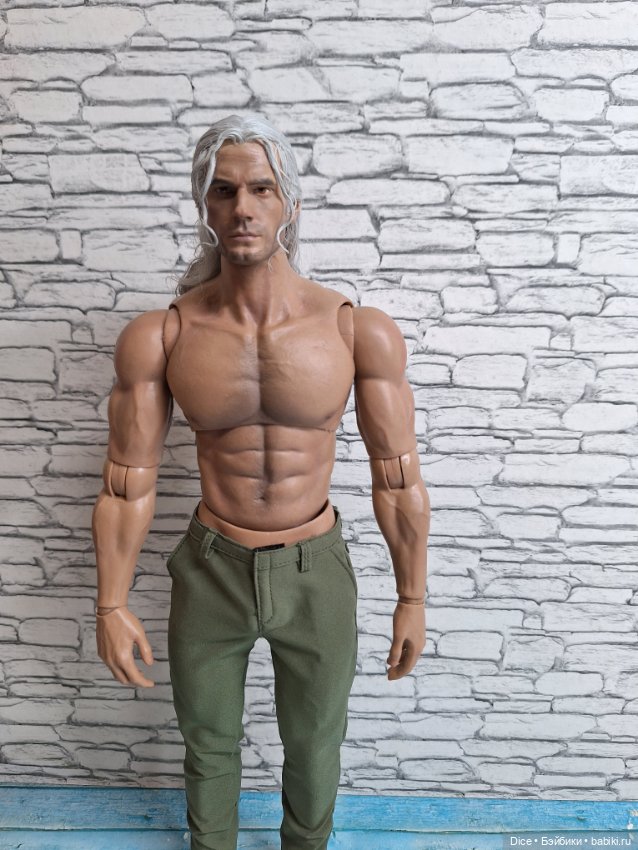 Ведьмак, портретный Генри Кавилл, экшен 1/6 (фото 3)