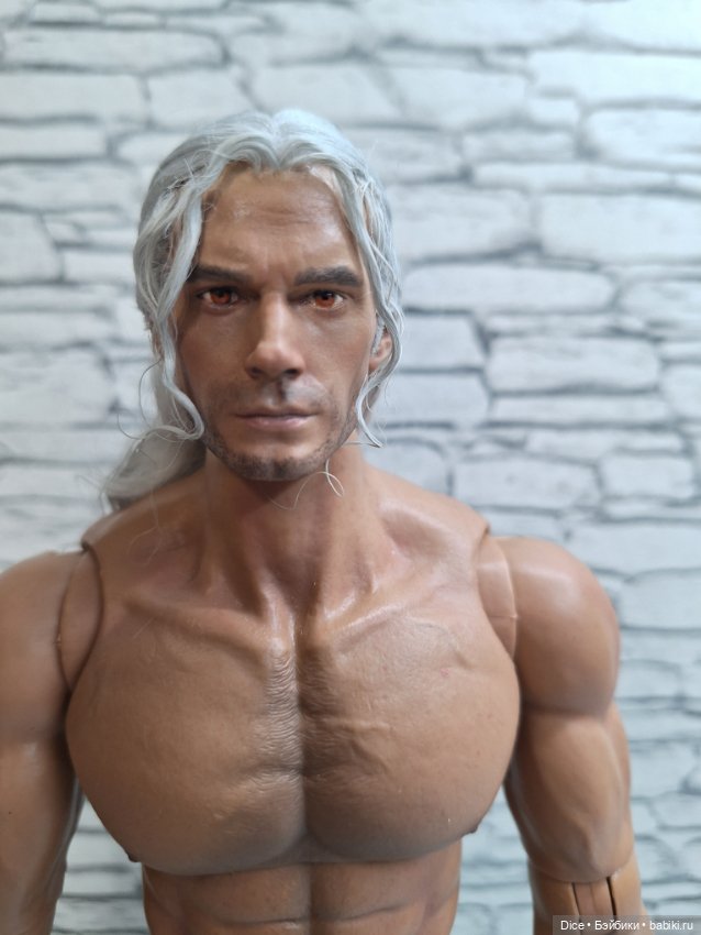 Ведьмак, портретный Генри Кавилл, экшен 1/6 (фото 2)