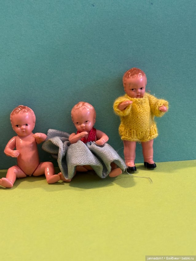 Пупсики малыши Hertwig с прямыми и кривыми ножками, высота 5 см (фото 4)