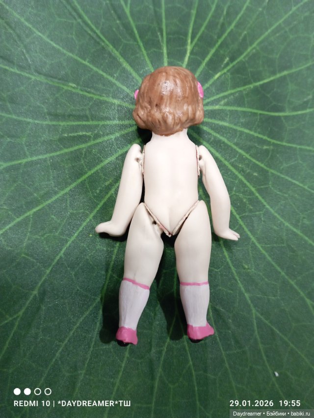 Маленькие куколки из фарфора (фото 3)