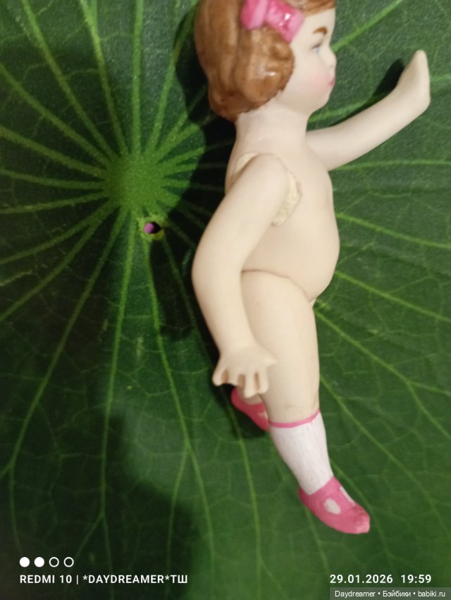 Маленькие куколки из фарфора (фото 5)