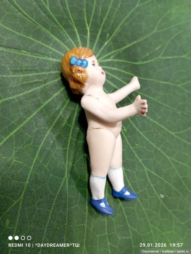 Маленькие куколки из фарфора (фото 7)