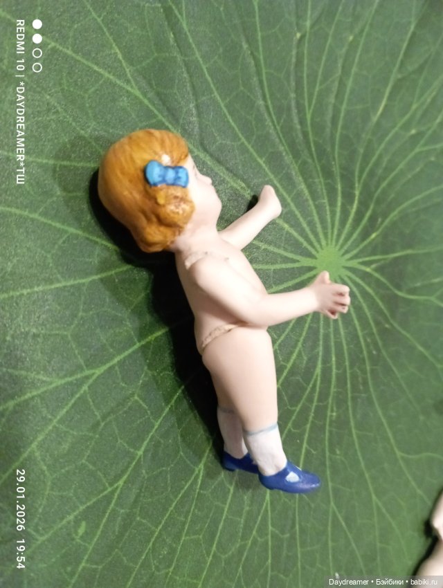 Маленькие куколки из фарфора (фото 8)