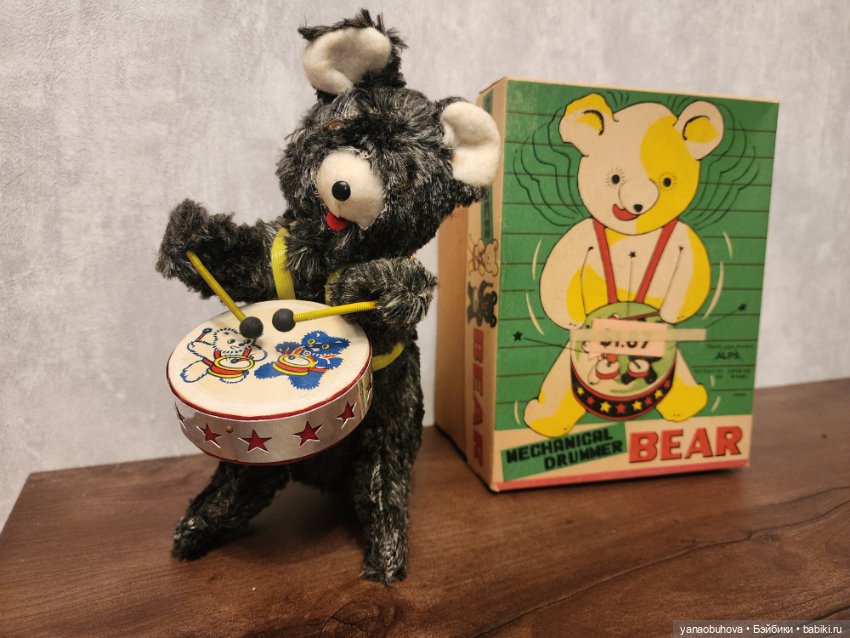 Старинный заводной мишка в идеальном состоянии. Япония. Работает