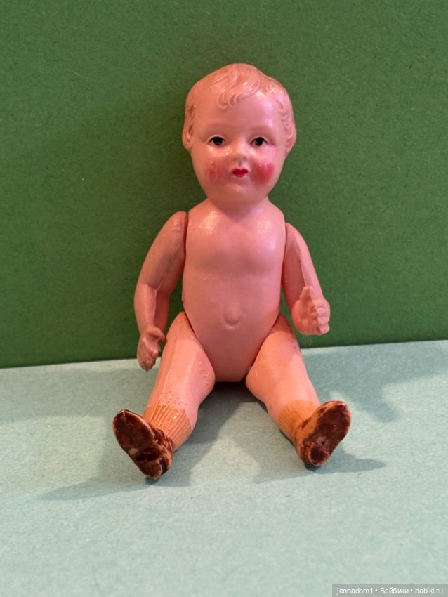 Целлулоидная куколка Minerva с рельефными волосами, высота 7 см (фото 6)