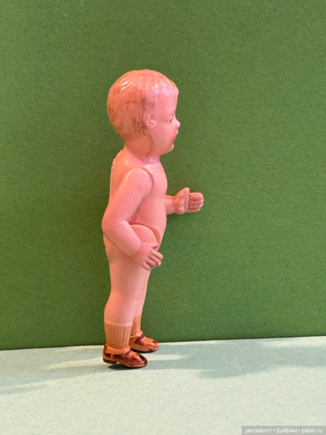 Целлулоидная куколка Minerva с рельефными волосами, высота 7 см (фото 5)