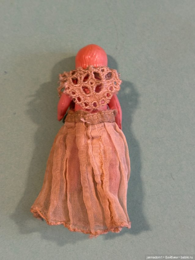 Целлулоидная японская куколка с рельефными волосами, высота 8 см (фото 4)