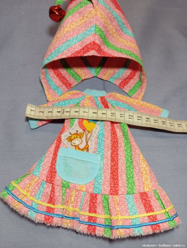 Платье и шапочка на куклу Блайз и похожих (фото 6)