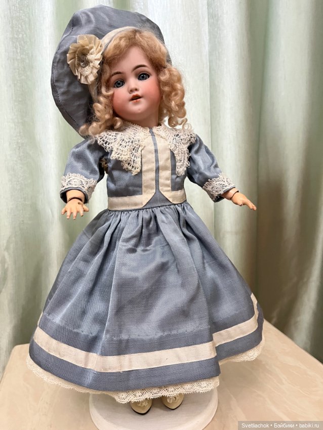 Simon Halbig 1249 , Santa