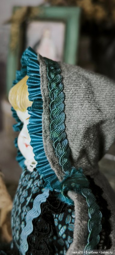 Лизонька — авторская деревянная кукла в историческом костюме (фото 3)