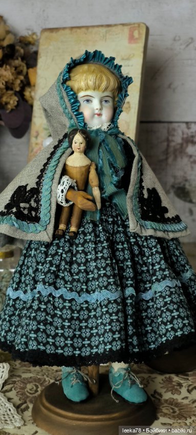 Лизонька — авторская деревянная кукла в историческом костюме (фото 7)