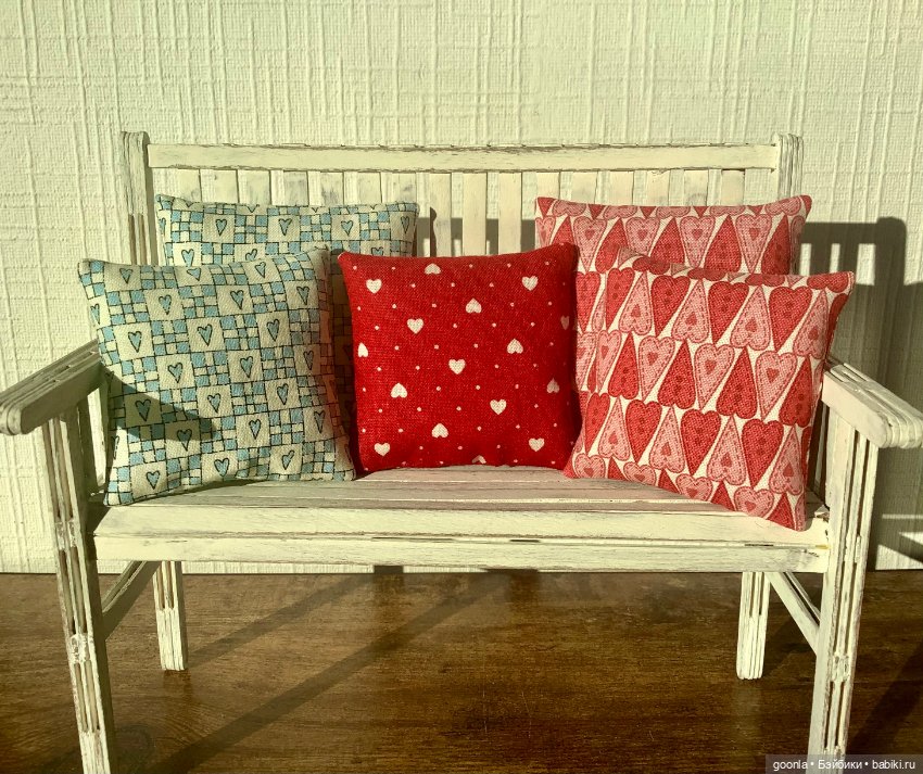 Сердечные подушки к дню влюбленных