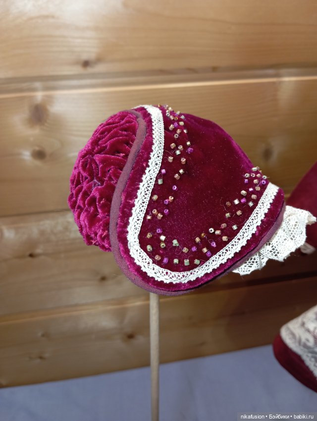 Платье и шляпка бархат на любимую антикварную куклу (фото 4)