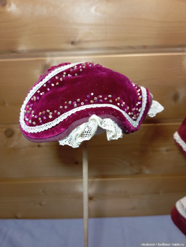 Платье и шляпка бархат на любимую антикварную куклу (фото 5)