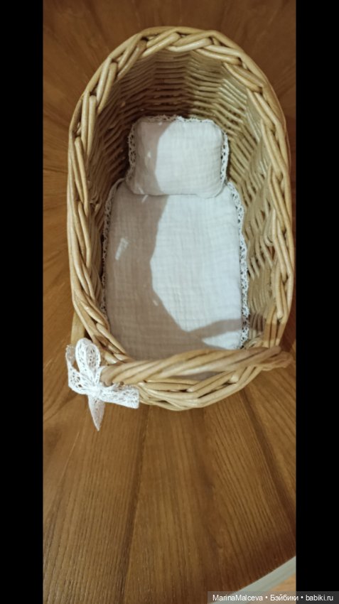 Коляска плетёная для кукол (фото 4)