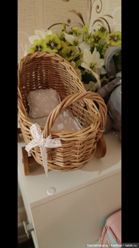 Коляска плетёная для кукол (фото 5)