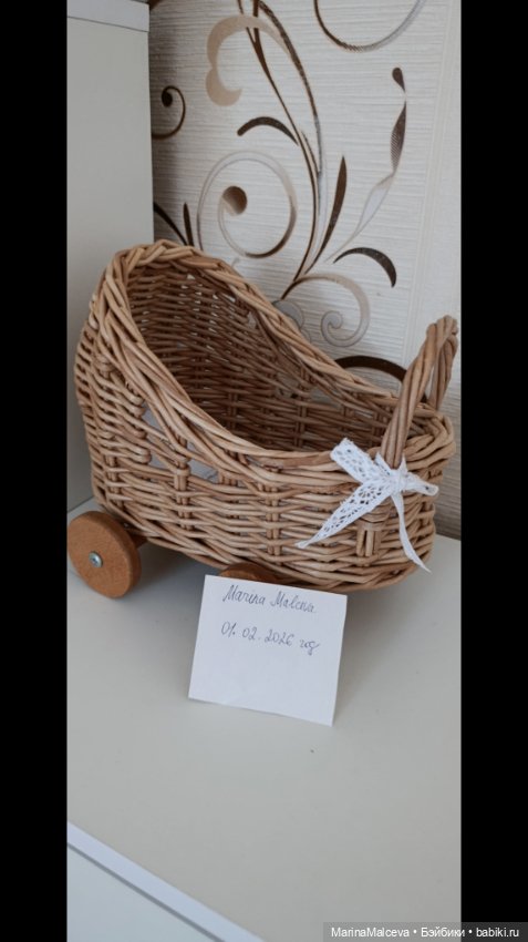 Коляска плетёная для кукол (фото 7)