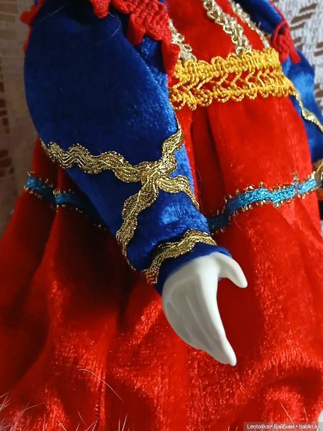 Кукла в русском костюме — Фарфоровые куклы (фото 3)