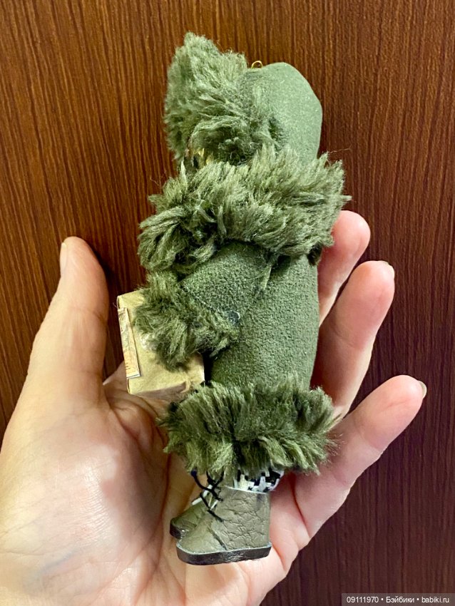 Ёлочная игрушка малыш в шубке (фото 2)