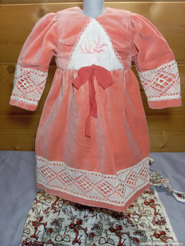 Платье бархат нежное на антикварную куклу