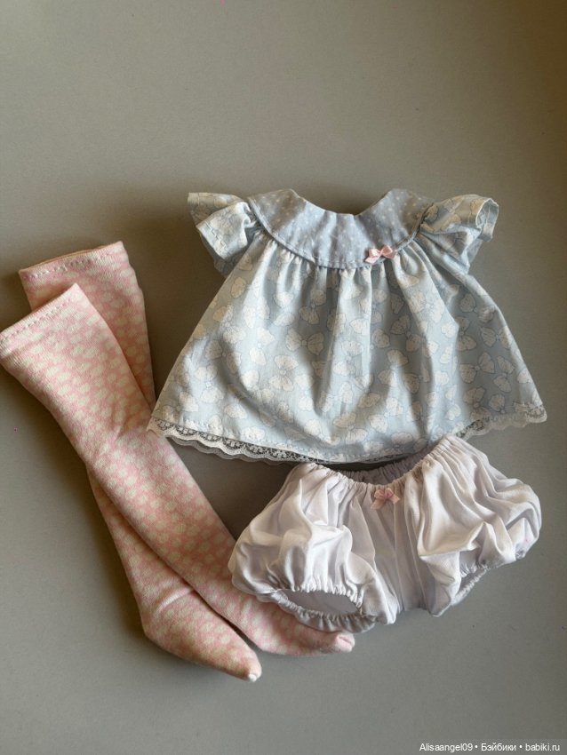 Аутфит из Франции на Кайе Виггс