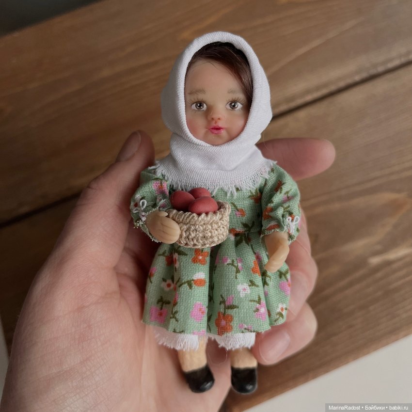 Коллекционная кукла с игрушкой (фото 7)