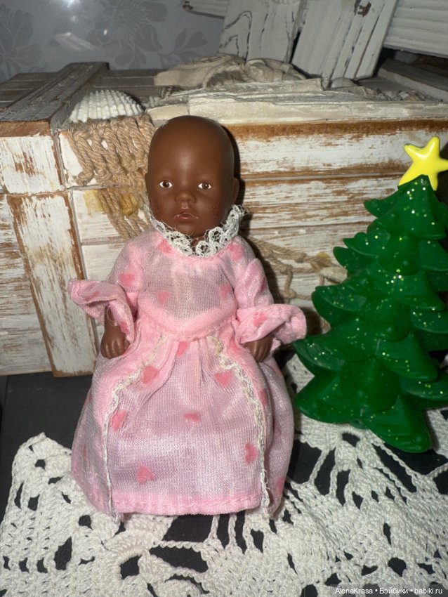 Темнокожий мини бэби Бон с горшком