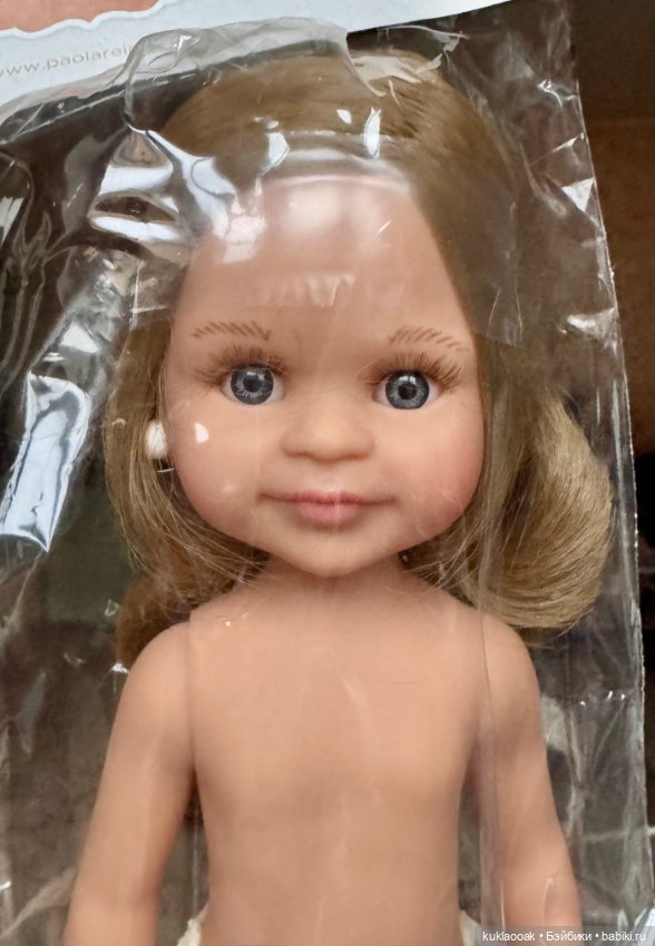 Клео с серёжками русые волосы