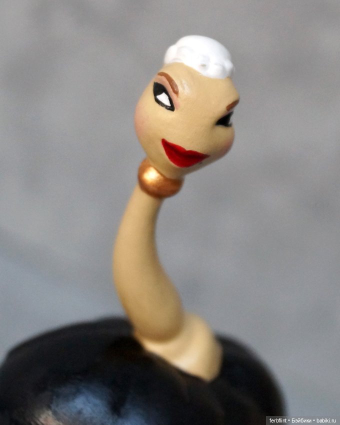 Фигурка Фифи из м/ф "Красавица и Чудовище" (масштаб 1:6) (фото 4)