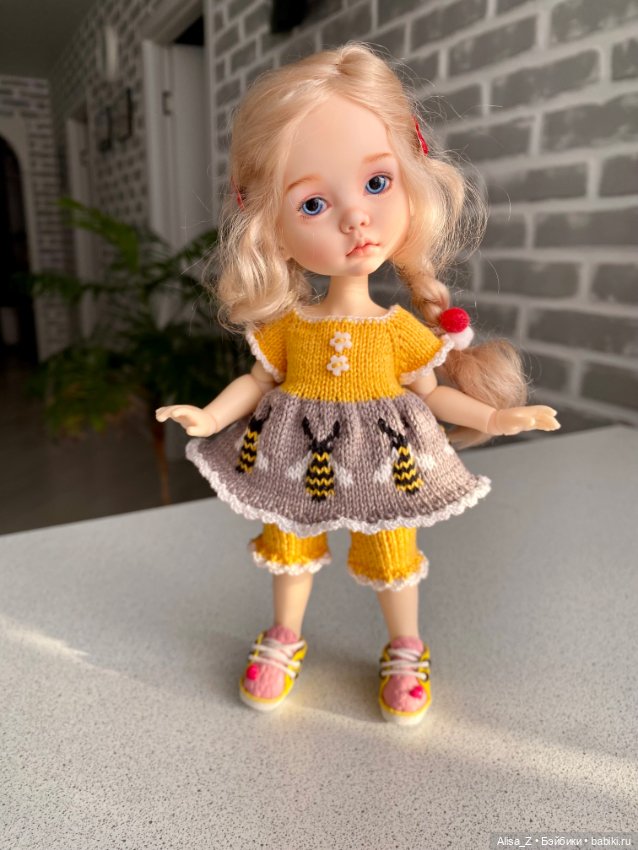 Костюм с пчелками для кукол Монст