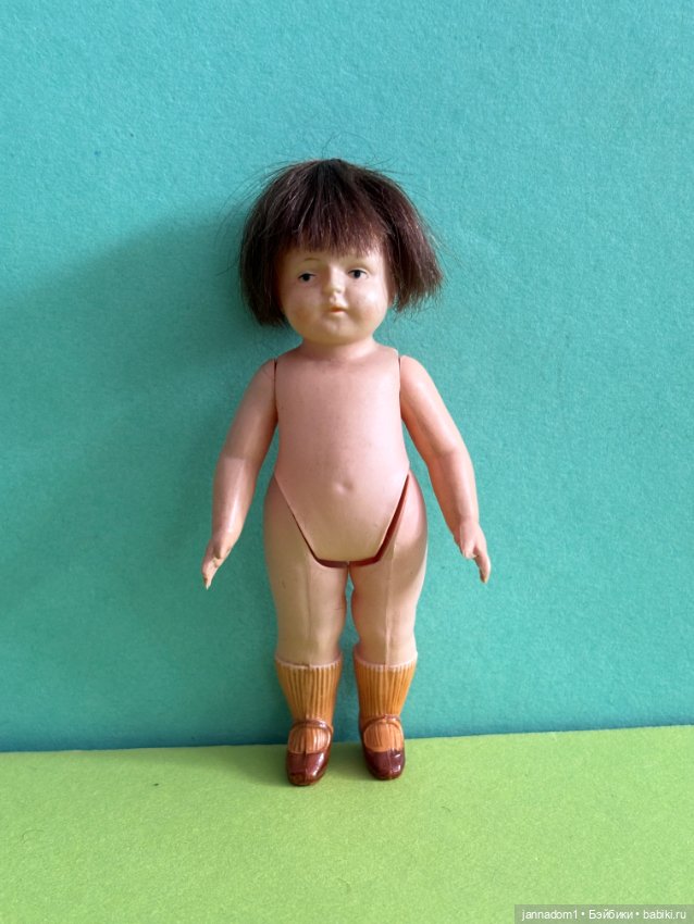 Очаровательная целлулоидная куколка Minerva, высота 11 см