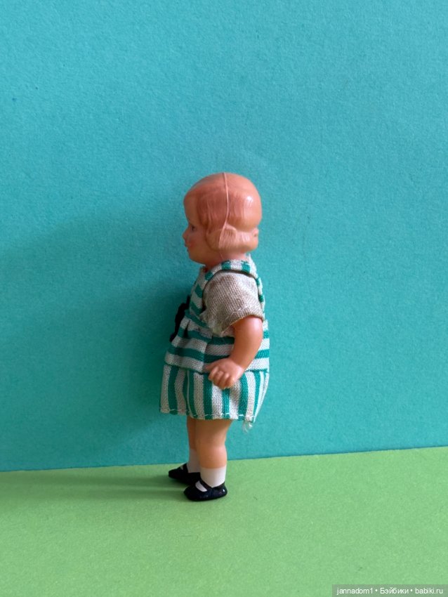 Целлулоидная куколка Minerva в полосатом платье, высота 9 см (фото 4)