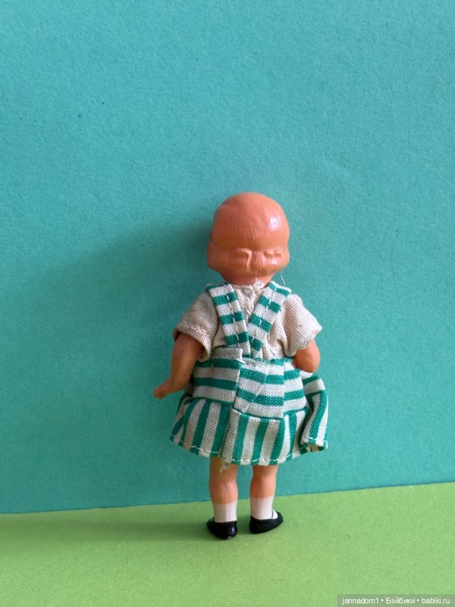 Целлулоидная куколка Minerva в полосатом платье, высота 9 см (фото 3)