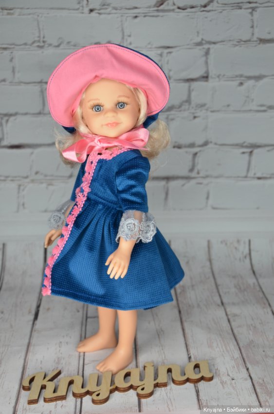 Пальто и шляпа Ларисы Паола Рейна