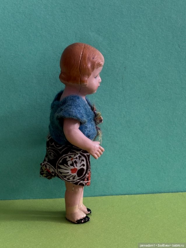 Целлулоидная куколка Minerva в синей жилеточке, высота 9,5 см (фото 5)