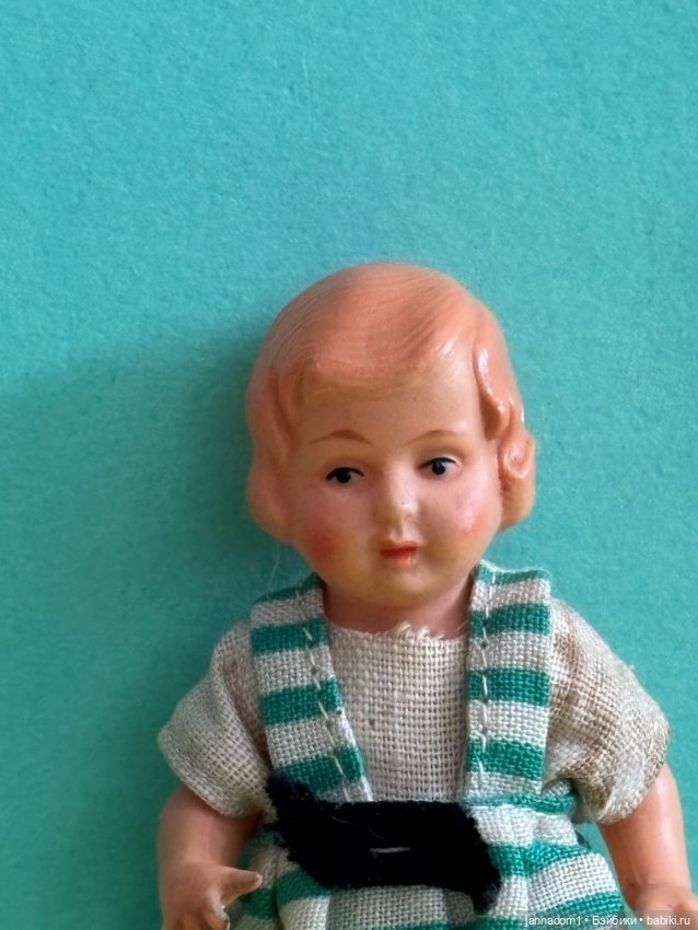 Целлулоидная куколка Minerva в полосатом платье, высота 9 см (фото 2)