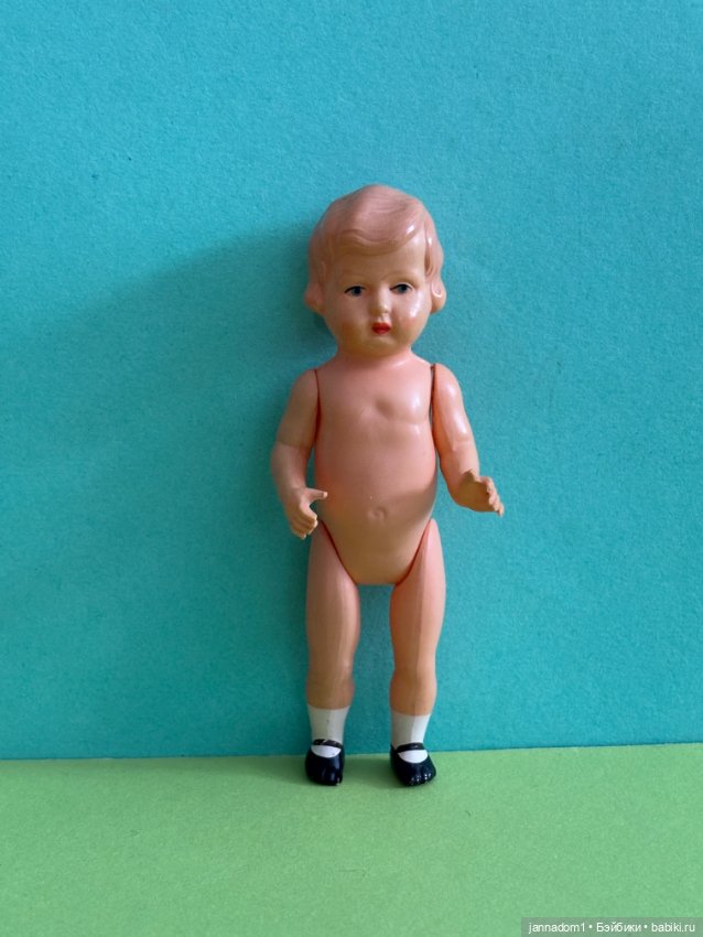 Целлулоидная куколка Minerva, высота 11,5 см