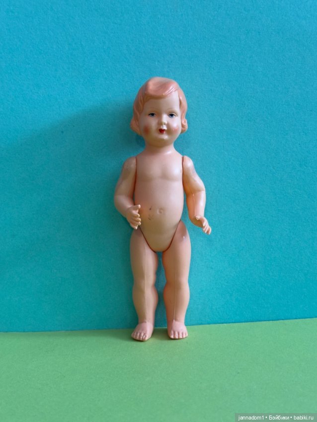 Целлулоидная куколка Minerva, голышка, высота 14 см