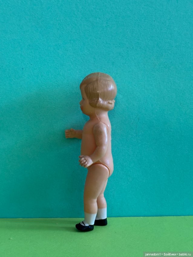 Целлулоидная куколка Minerva в голубом платье, высота 11,5 см (фото 9)