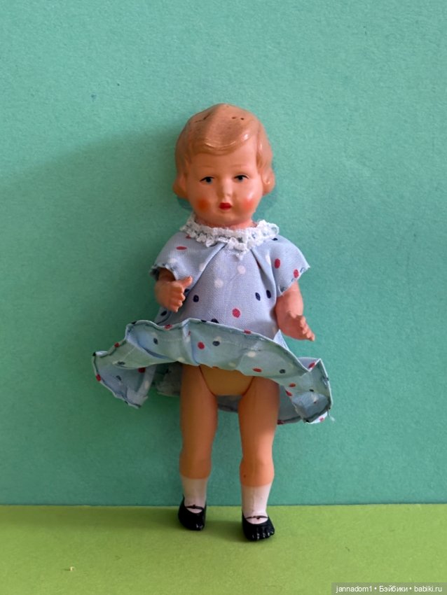 Целлулоидная куколка Minerva в голубом платье, высота 11,5 см