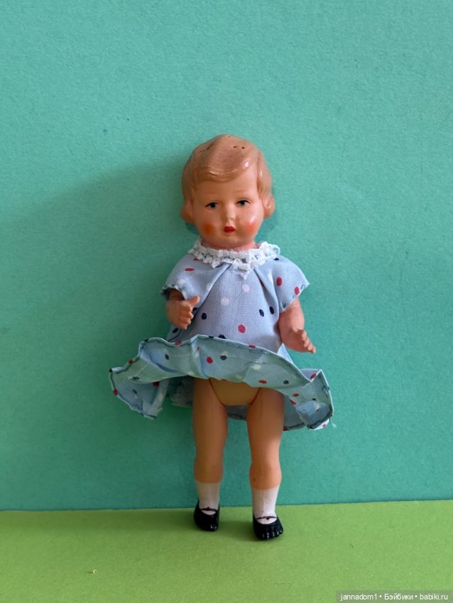 Целлулоидная куколка Minerva в голубом платье, высота 11,5 см (фото 4)