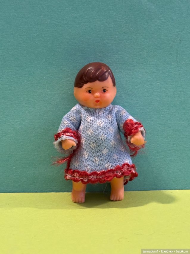 Резиновый пупсик Ari темненький, высота 6,5 см