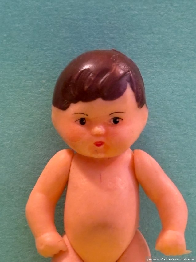 Резиновый пупсик Ari темненький, высота 6,5 см (фото 4)