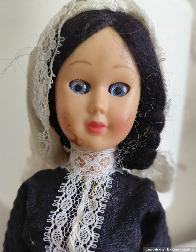 Кукла из пластика. Португалия