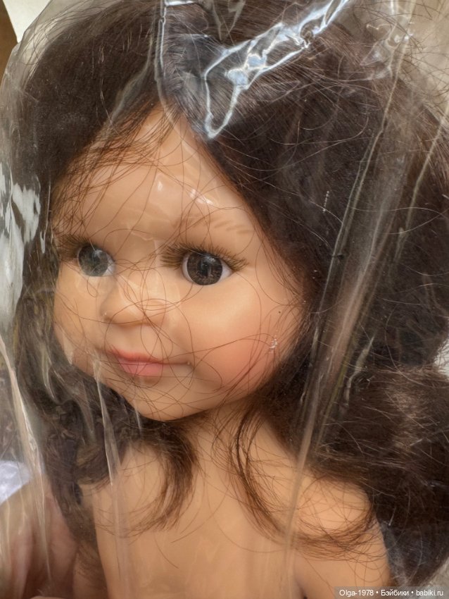 Клео Паола Рейна с серёжками 2018 год (фото 3)